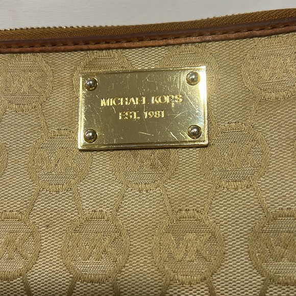 Michael Kors JetSet Continental Logo Canvas and Leather Trim Wallet in Mocha - Picture 3 of 13
